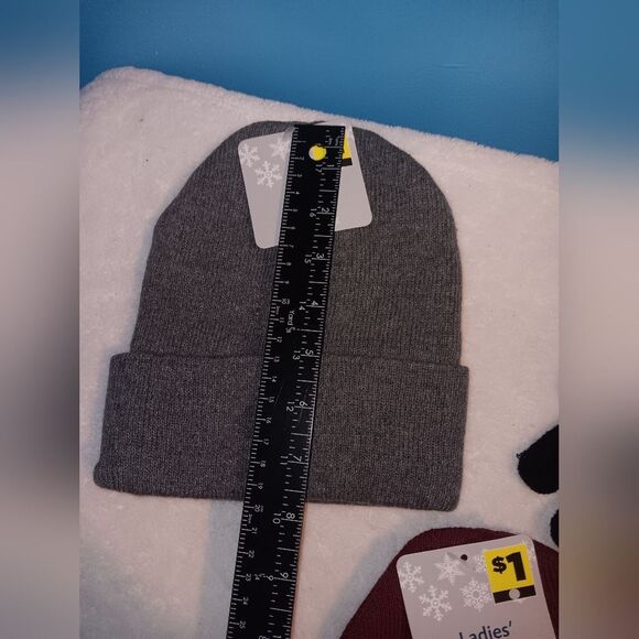 NWT Ladies One Size Winter Lot of 3 - Picture 3 of 7